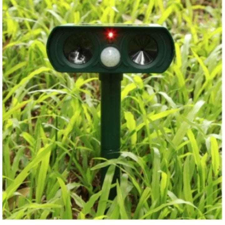 Aparat solar impotriva daunatorilor, cu ultrasunete, pentru gradina, cu tarus, buton on/off, verde