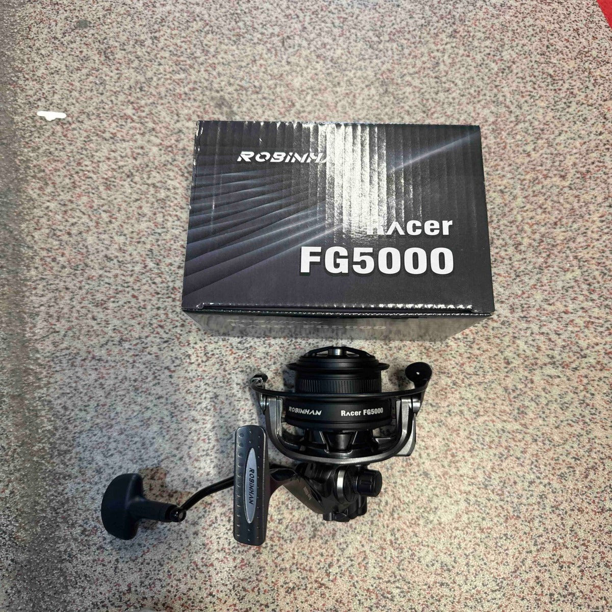 Mulineta Spinning pentru Pescuit, Model FG5000 N – imagine de catalog pe fundal alb cald
