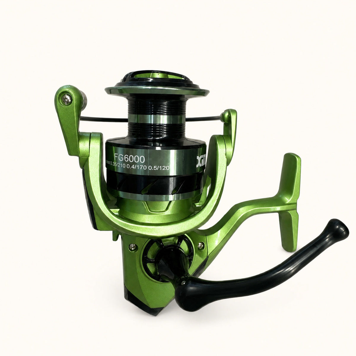 Mulineta Spinning pentru Pescuit, Model FG6000 – imagine de catalog pe fundal alb cald