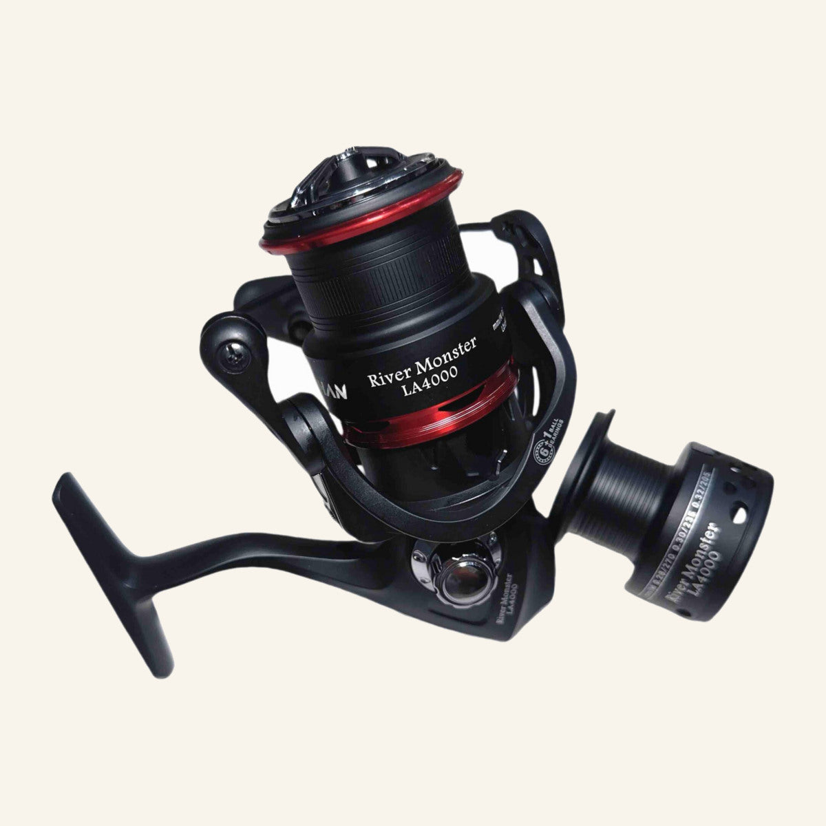 Mulineta Spinning pentru Pescuit, Model LA4000 – imagine de catalog pe fundal alb cald