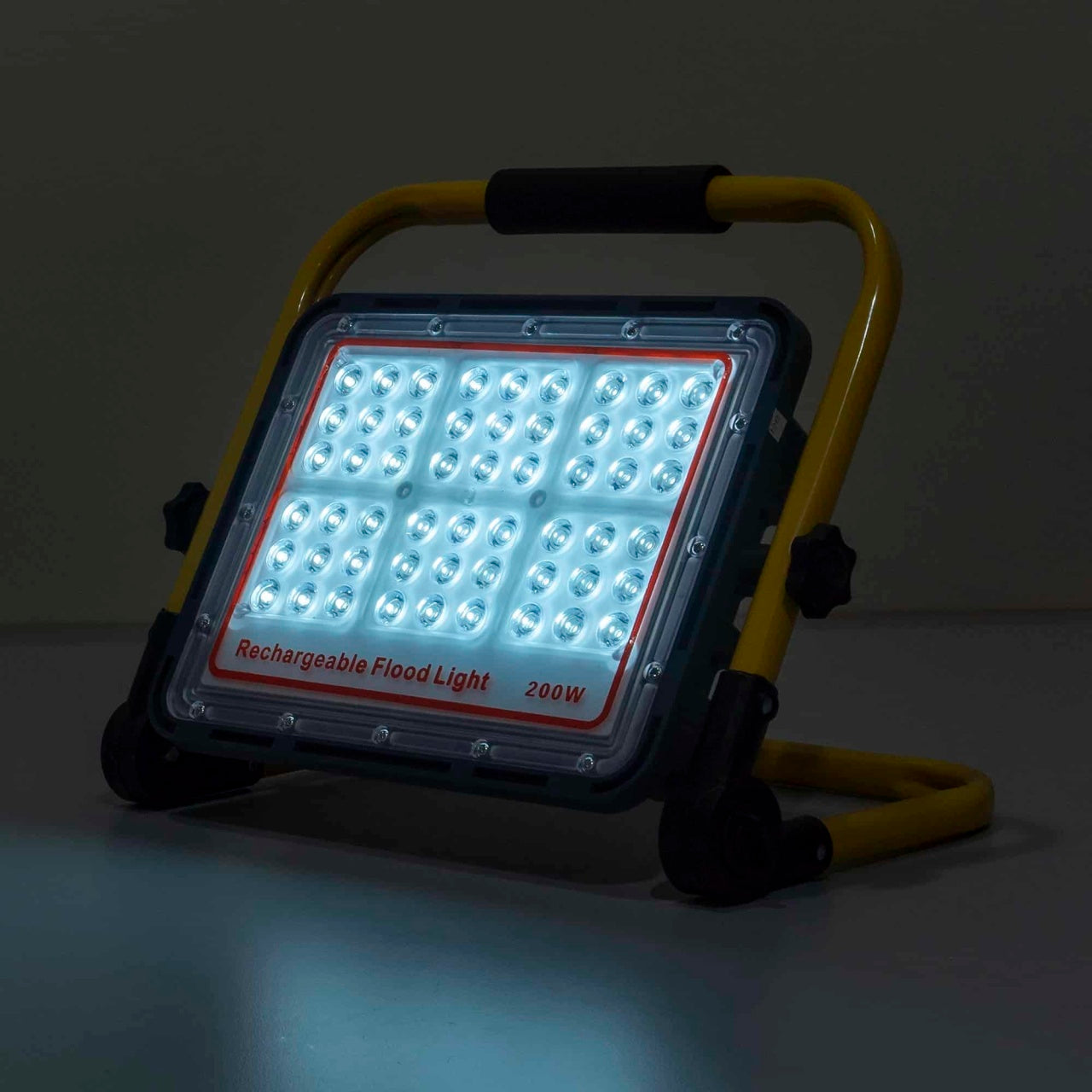 Proiector LED portabil 200W cu 2 moduri iluminat si conexiune USB