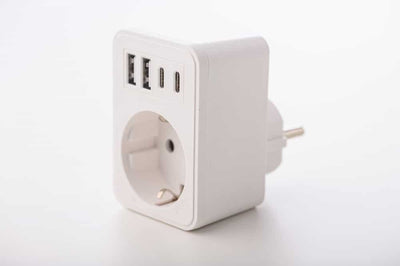 Adaptor simplu 1x Schucko cu USB 2x tip A si 2x tip C, 16A, 250W, alb