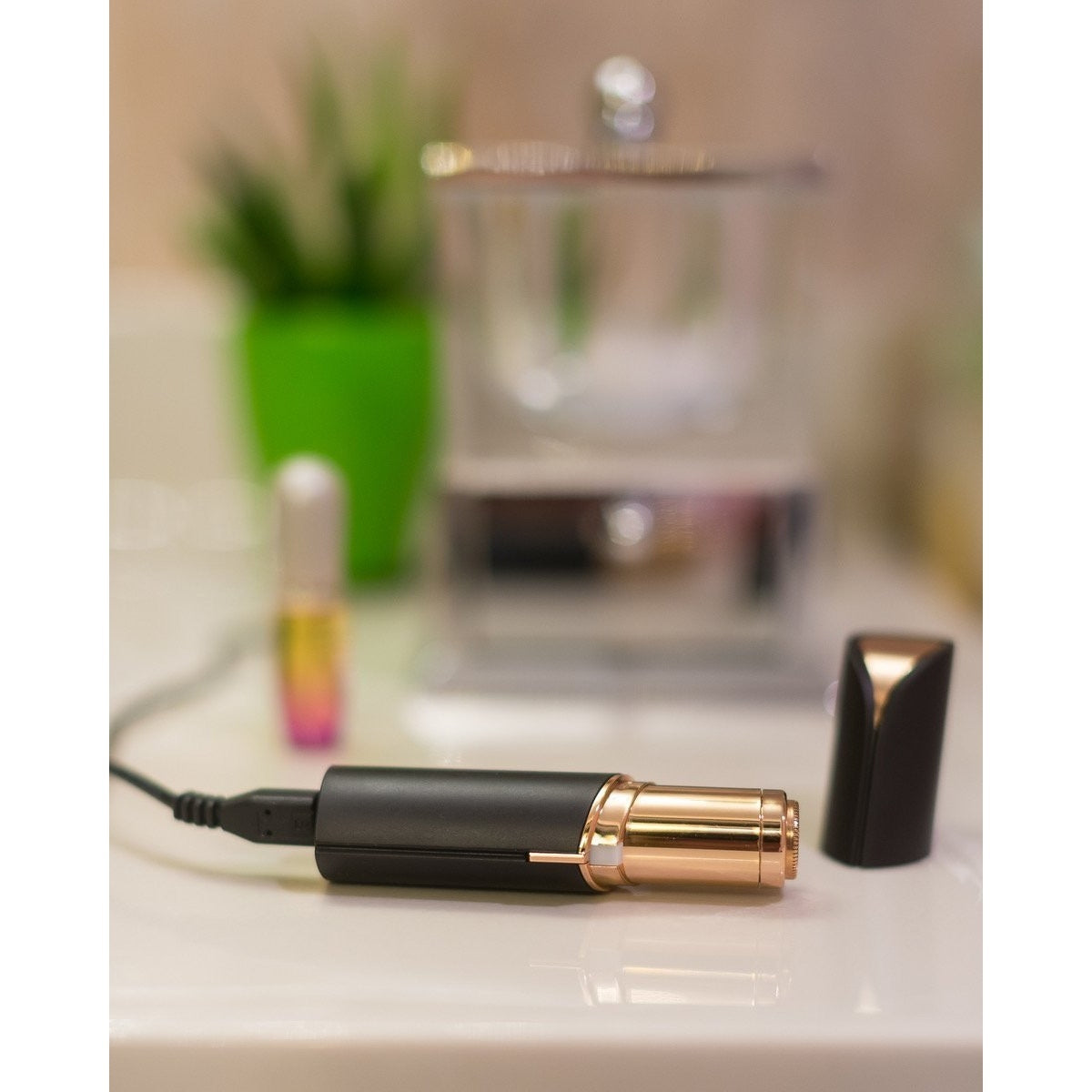 Aparat de ras facial reincarcabil cu led / Trimmer, aparat portabil pentru indepartarea parului facial Flawless Black - Rahel®