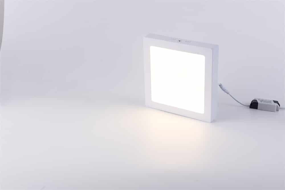 Aplica LED patrata 12W, 220V cu contur metalic modern, 16x16 cm