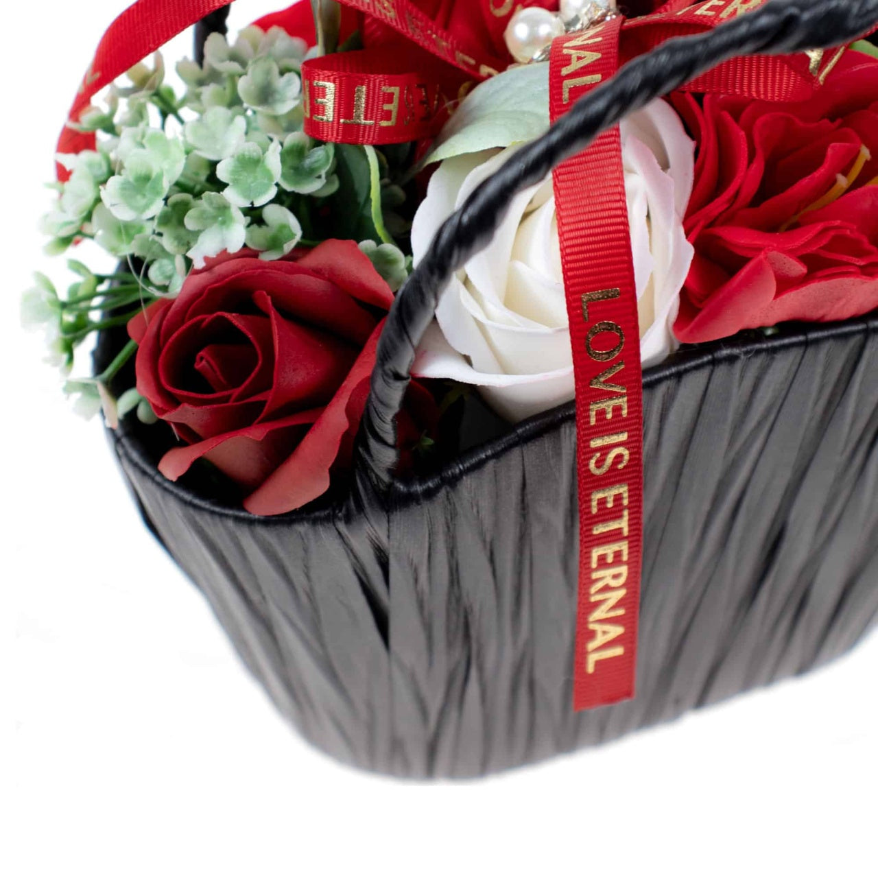 Aranjament floral cu trandafiri multicolori din sapun, cos decorativ cu flori parfumate