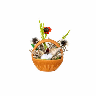 Aranjament mic din ceramica cu flori textile multicolor, inaltime 19 cm