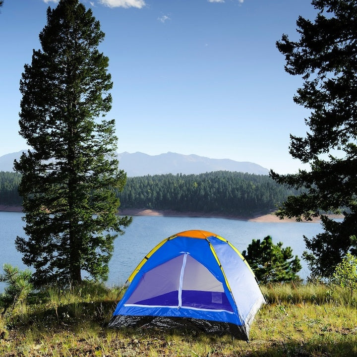 Cort pentru camping, dimensiuni 200x 200x 135cm, pentru 3-4 persoane, impermeabil, din polistiren, cu plasa de tantari, multicolor