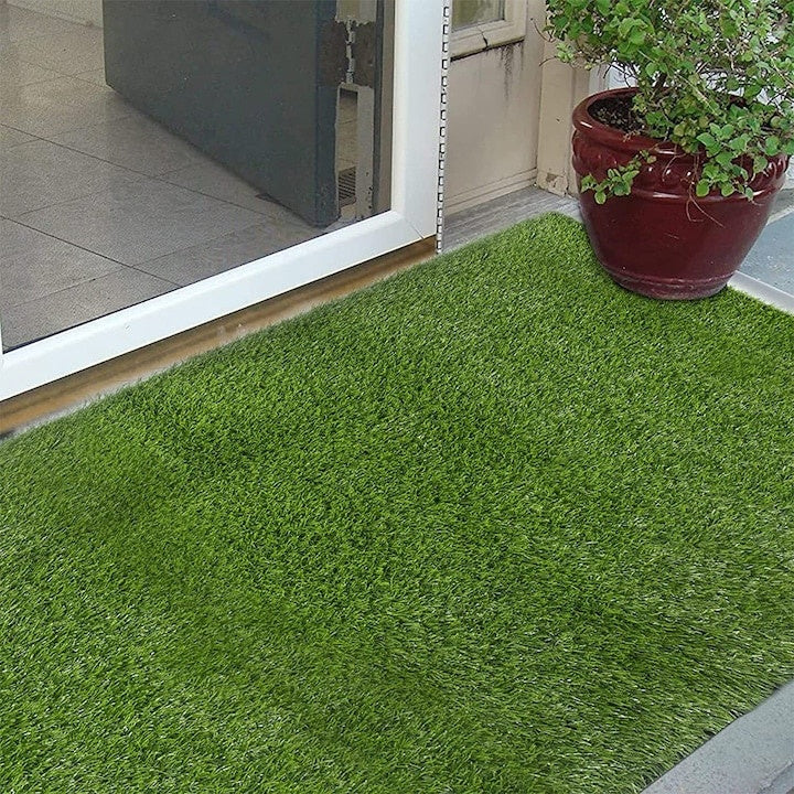 Covor tip gazon, cu iarba artificiala, dimensiuni 1 x 3m, rezistent la intemperii, prevazut cu micro orificii pentru scurgerea apei, verde