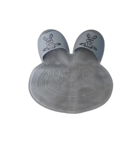Covoras pentru dus, pentru masaj si curatare picioare, tip iepuras, din silicon, dimensiuni 45x45 cm, gri