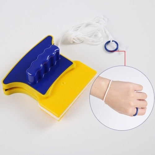 Dispozitiv magnetic pentru spalarea geamurilor, dimensiuni 11 x 10 x 5 cm, cu sfoara de siguranta, galben/albastru