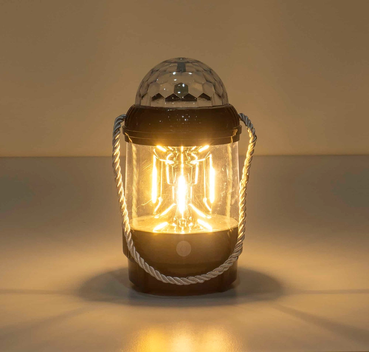 Felinar LED 20W cu 2 moduri de intensitate, negru, cu dimmer si baterii AA