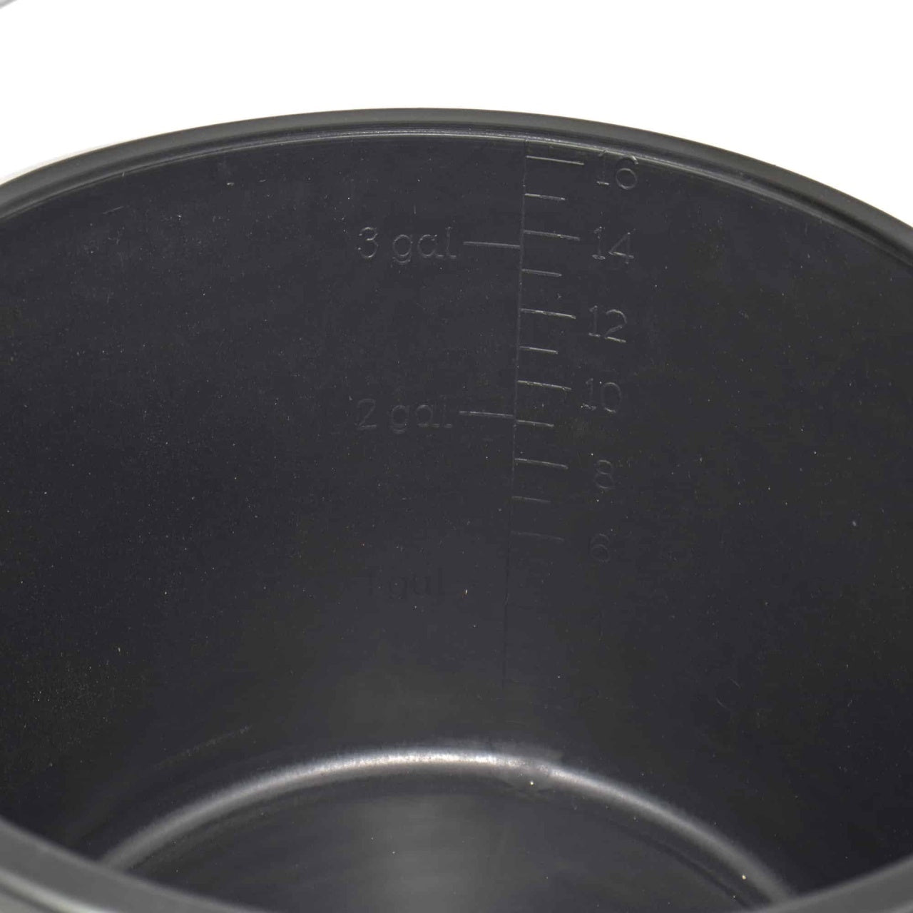 Galeata uz casnic 16L din plastic flexibil cu maner metalic