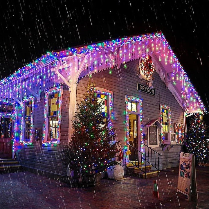 Instalatie de Craciun, curgatoare, tip turturi, cu jocuri de lumini, lungime 25m, 640 LED-uri, conectare la retea, multicolor