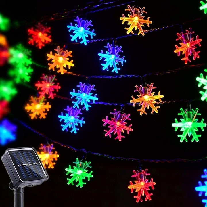 Instalatie de Craciun, fulgi de zapada, cu incarcare solara, 7m lungime si 50 de LED-uri, liniara, din ABS, multicolor