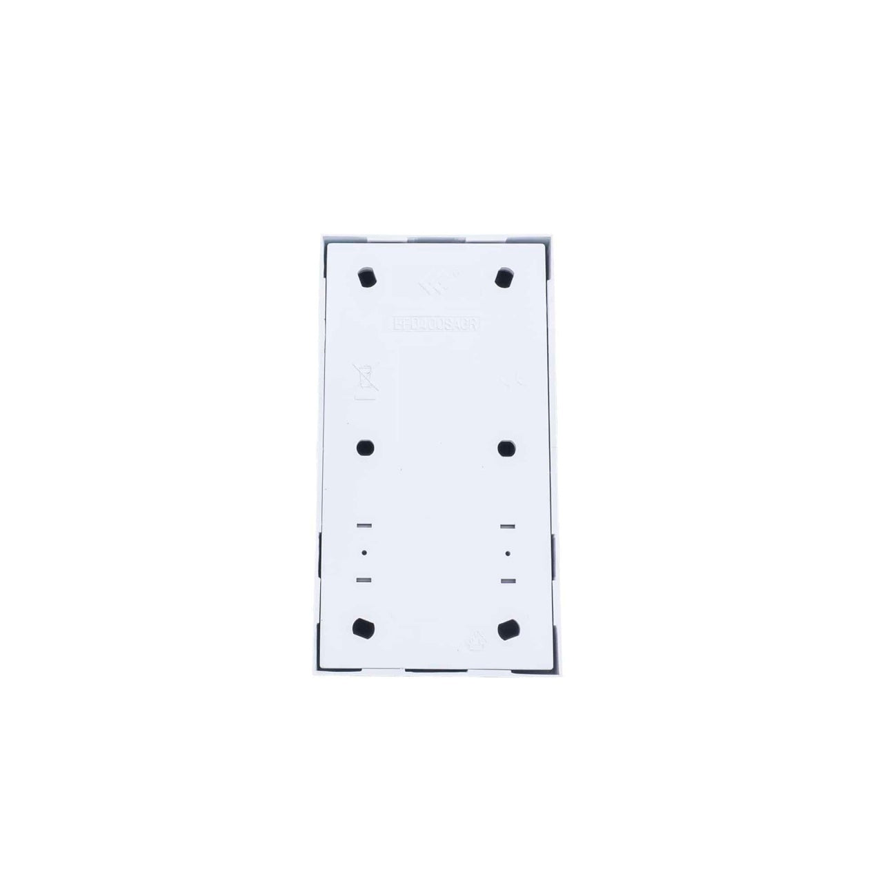 Intrerupator simplu cu priza, 16A 250V, culoare alb, dimensiuni 120x65x40 mm