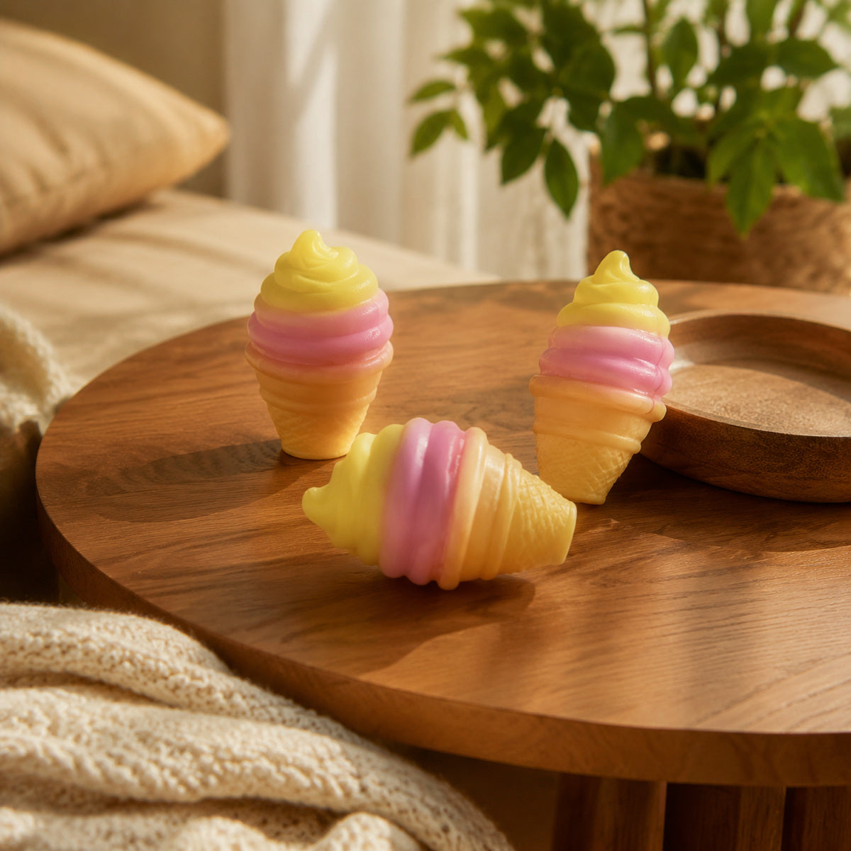 Jucărie Squishy Tip Înghețată, Modele și Culori Asortate – imagine 2