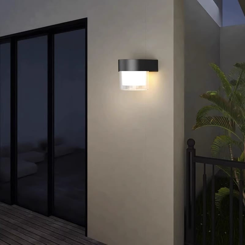 Lampa LED de perete rotunda cu incarcare solara, design compact si senzor de lumina