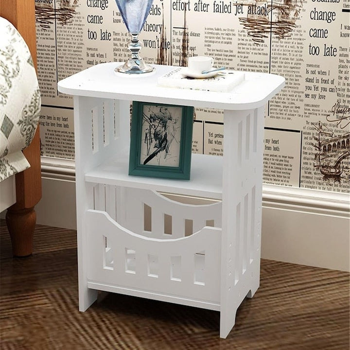 Masuta de cafea decorativa, ideala pentru spatiile mici, usor de transportat, din MDF, cu spatii de depozitare, dimensiuni 45x37x24 cm, alb