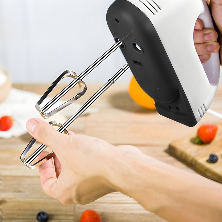 Mixer de mana, cu 7 viteze, putere 260W, 2 teluri si 2 carlige din INOX, alb