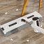 Mop pliabil cu 4 lavete din microfibra, sistem de uscare, rotativ 360°, dimensiuni 137 x 45 x 11 cm, din plastic dur, alb/gri