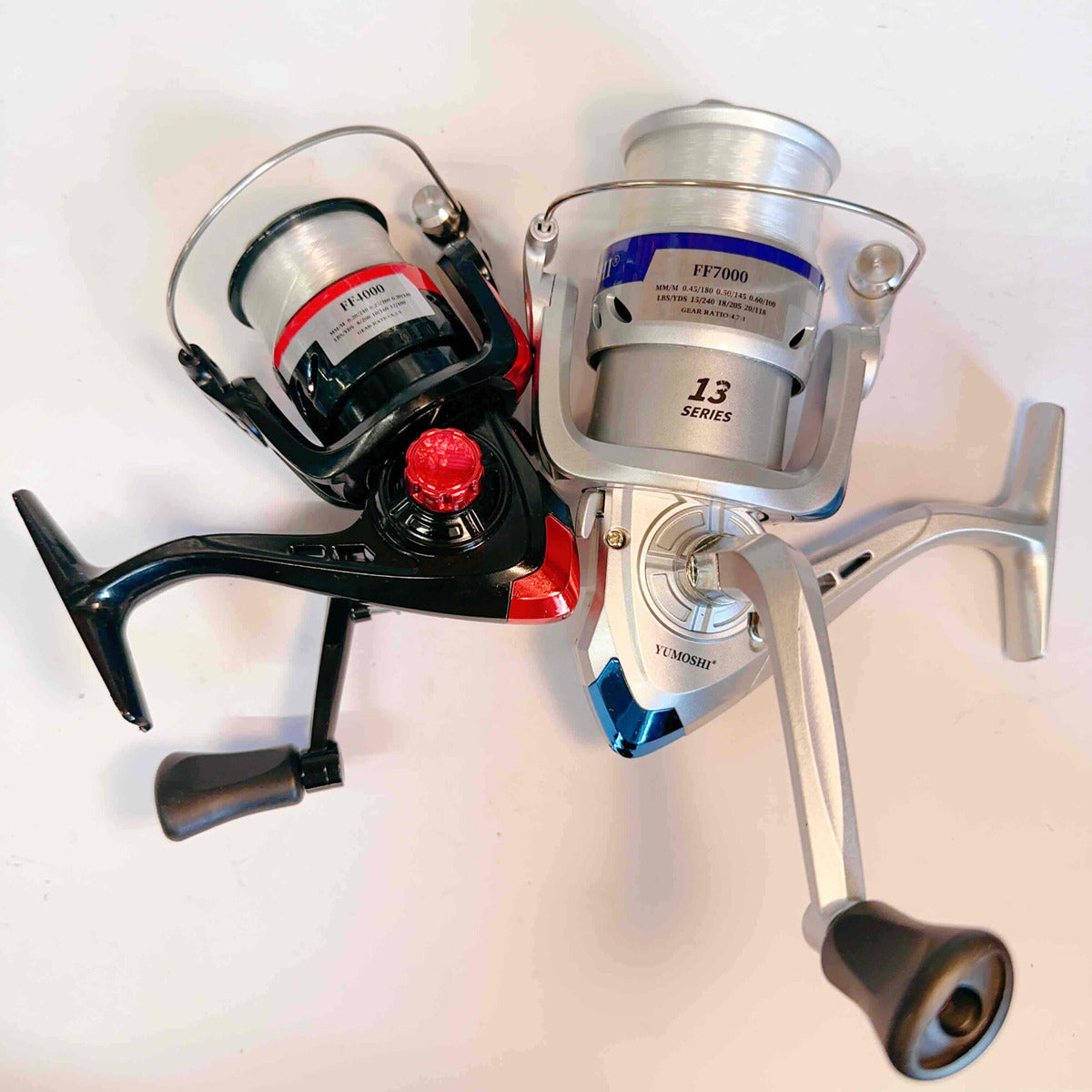 Mulineta Spinning pentru Pescuit, Model AB 3000 – imagine de catalog pe fundal alb cald