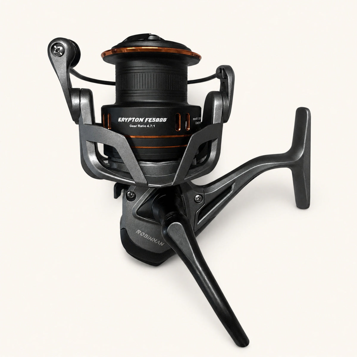 Mulineta Spinning pentru Pescuit, Model FE5000 – imagine de catalog pe fundal alb cald