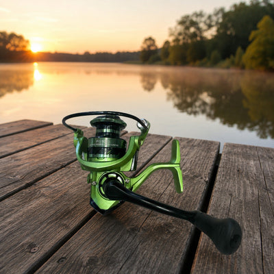 Mulineta Spinning pentru Pescuit, Model FG2000 – imagine comercială în ambient