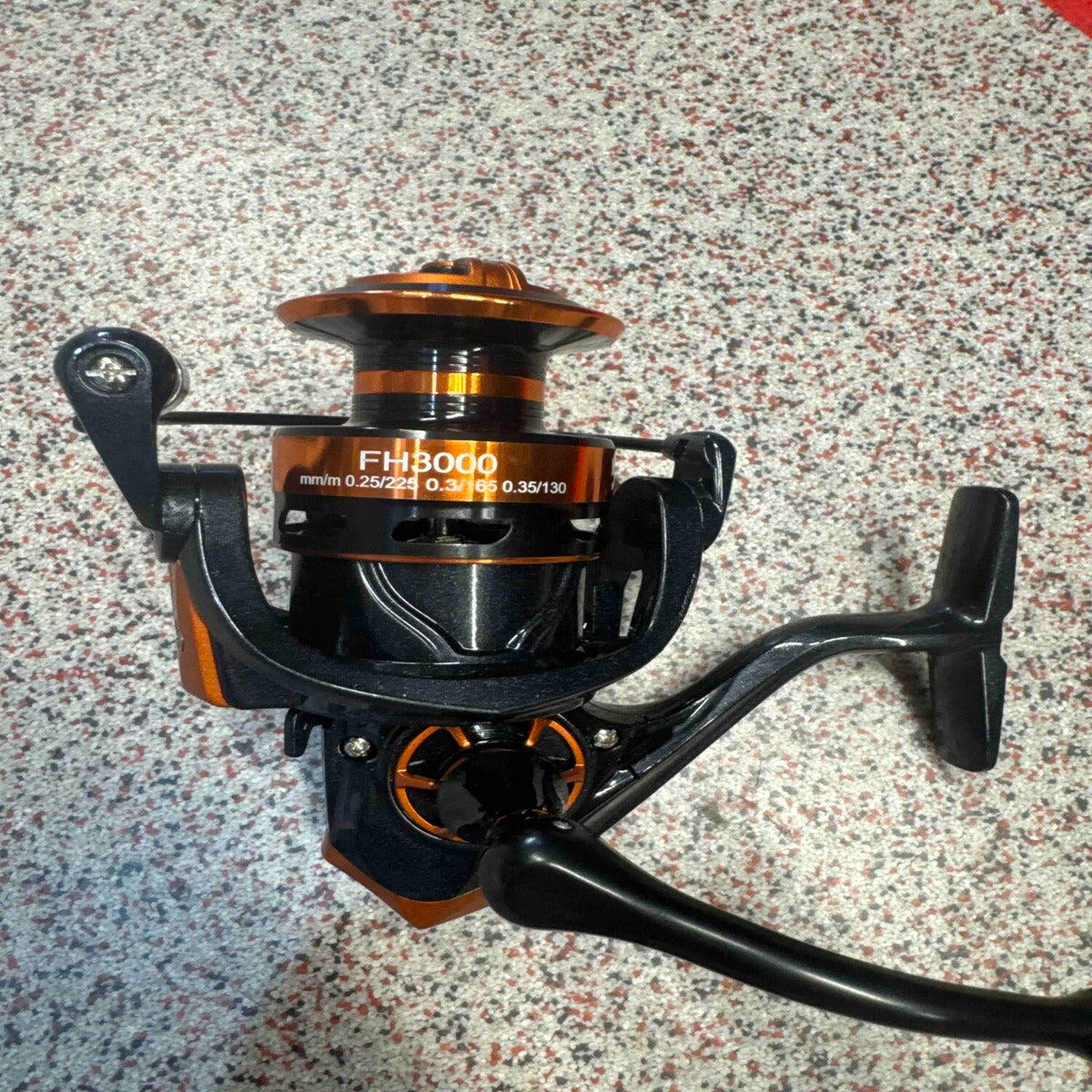 Mulineta Spinning pentru Pescuit, Model FH3000 – imagine de catalog pe fundal alb cald