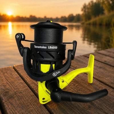 Mulineta Spinning pentru Pescuit, Model LB6000 – imagine comercială în ambient