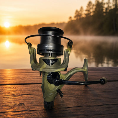 Mulineta Spinning pentru Pescuit, Model LJ7000 – imagine comercială în ambient