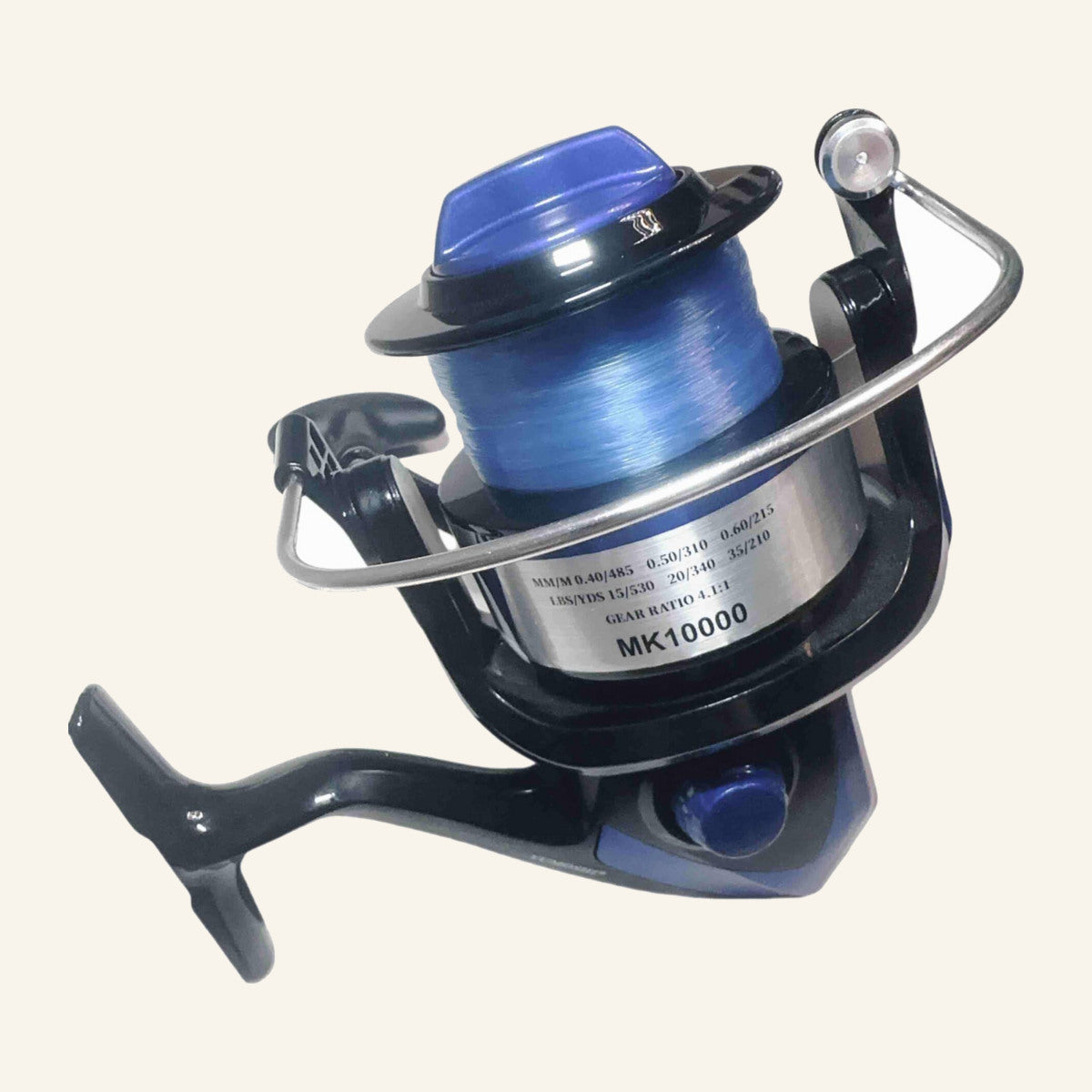 Mulineta Spinning pentru Pescuit, Model MK 10000 – imagine de catalog pe fundal alb cald