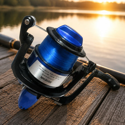 Mulineta Spinning pentru Pescuit, Model MK 8000 – imagine comercială în ambient