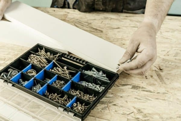 Organizator depozitare 14"" cu capac transparent si maner confortabil, 34.4x24.9x5 cm