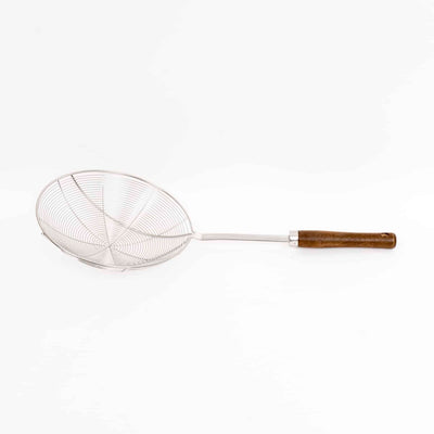 Paleta strecuratoare inox cu maner de lemn, diametru 20 cm, lungime 46 cm