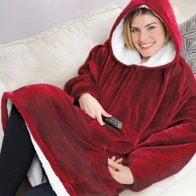 Patura cu maneci, tip hanorac lung, marime universala, din fleece captusit cu blana, cu buzunare, mansete si gluga, rosu