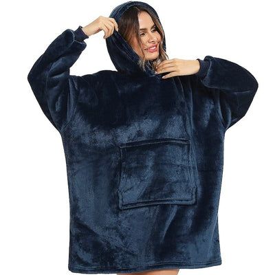 Patura cu maneci, tip hanorac lung, marime universala, din fleece captusit cu blana, cu buzunare, mansete si gluga, albastru