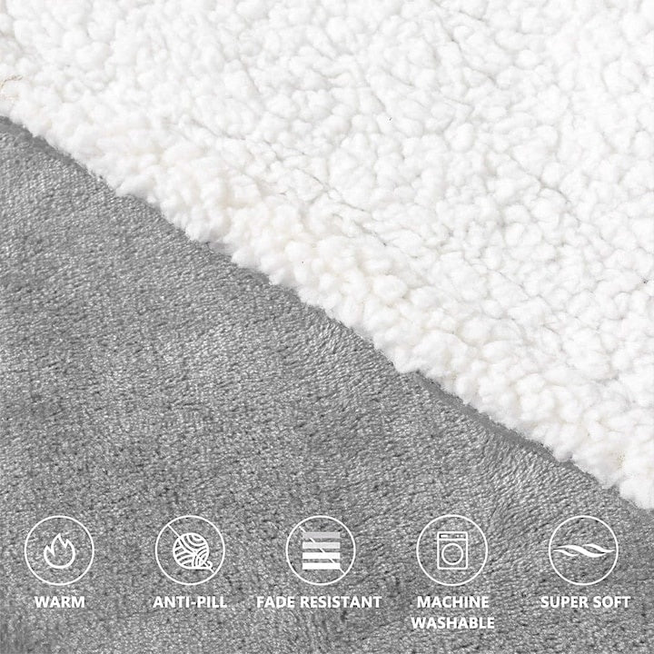 Patura cu maneci, tip hanorac lung, marime universala, din fleece captusit cu blana, cu buzunare, mansete si gluga, gri