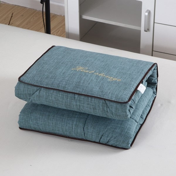 Perna si pilota, 2 in 1, dimensiuni 40 x 40 x 10 cm sau 110 x 150 cm, din material textil, cu 2 fermoare metalice bidirectionale, pentru auto, birou, living, voiaj, verde