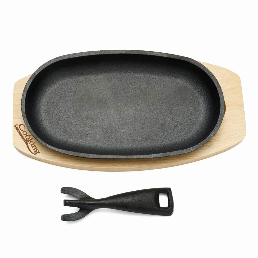 Platou oval fonta 24x14 cm cu maner detasabil si suport lemn pentru servire