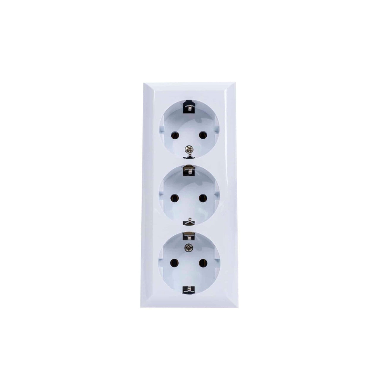 Priza tripla 16A, 250V, dimensiuni 150x65x40 mm, culoare alb