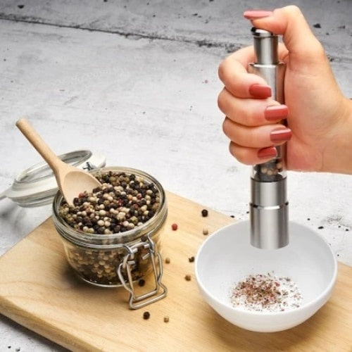 Rasnita manuala pentru sare, piper, condimente, din inox, camacitate 30 ml, rezistent la zgarieturi, argintiu