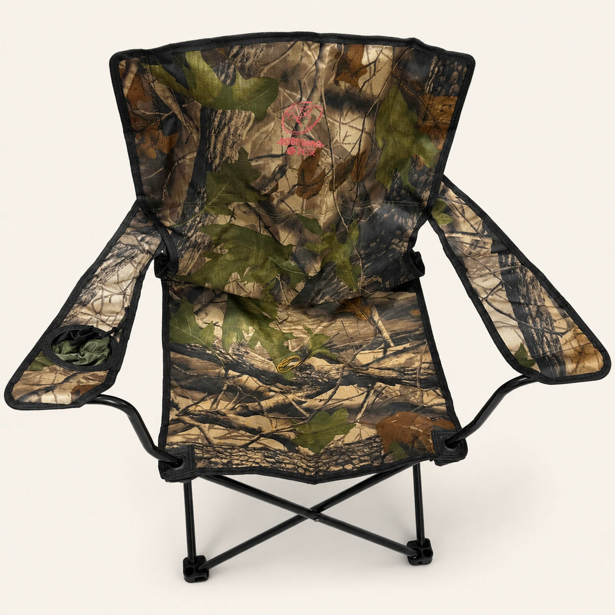 Scaun Pliabil pentru Pescuit și Camping, cu Cotiere, Camuflaj – imagine de catalog pe fundal alb cald