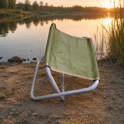 Scaun Tip Taburet Pliabil pentru Pescuit și Camping, Verde – imagine comercială în ambient