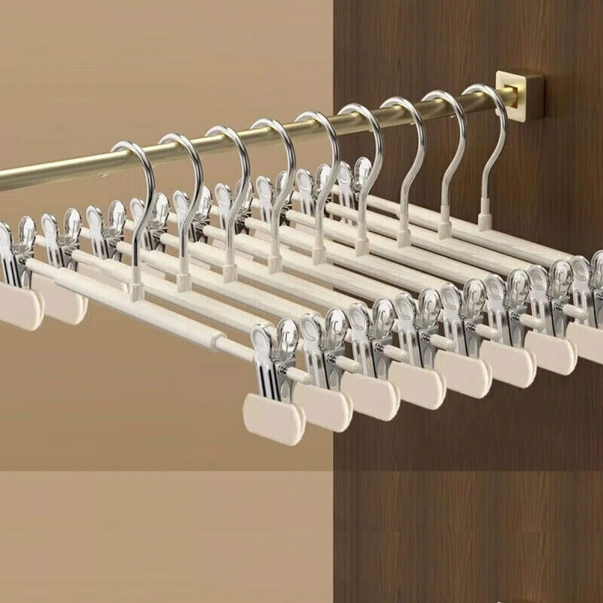 Set 10 umerase cu clips pentru pantaloni, din otel, dimensiuni 31 x 13 cm, crem