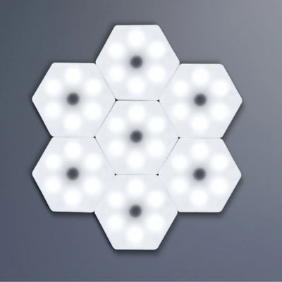 Set 3 spoturi hexagonale LED cu telecomanda, putere 1W per bucata, autoadeziv, dimensiuni 84 x 74 x 27 mm, alb