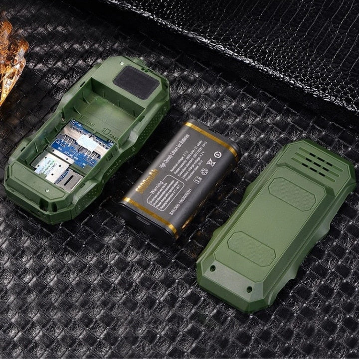 Telefon militar rezistent, dual sim, baterie puternica 13000 mAh, display color, lanterna, rezistent la socuri, verde