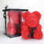 Ursulet floral FOXMAG24, confectionat din trandafiri de spuma, 25 cm, cutie decorativa inclusa, rosu